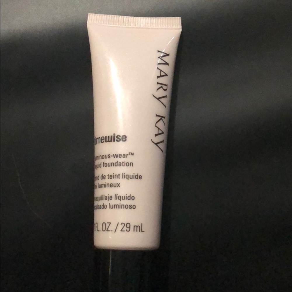 Mary Kay Luminous Liquid Foundation